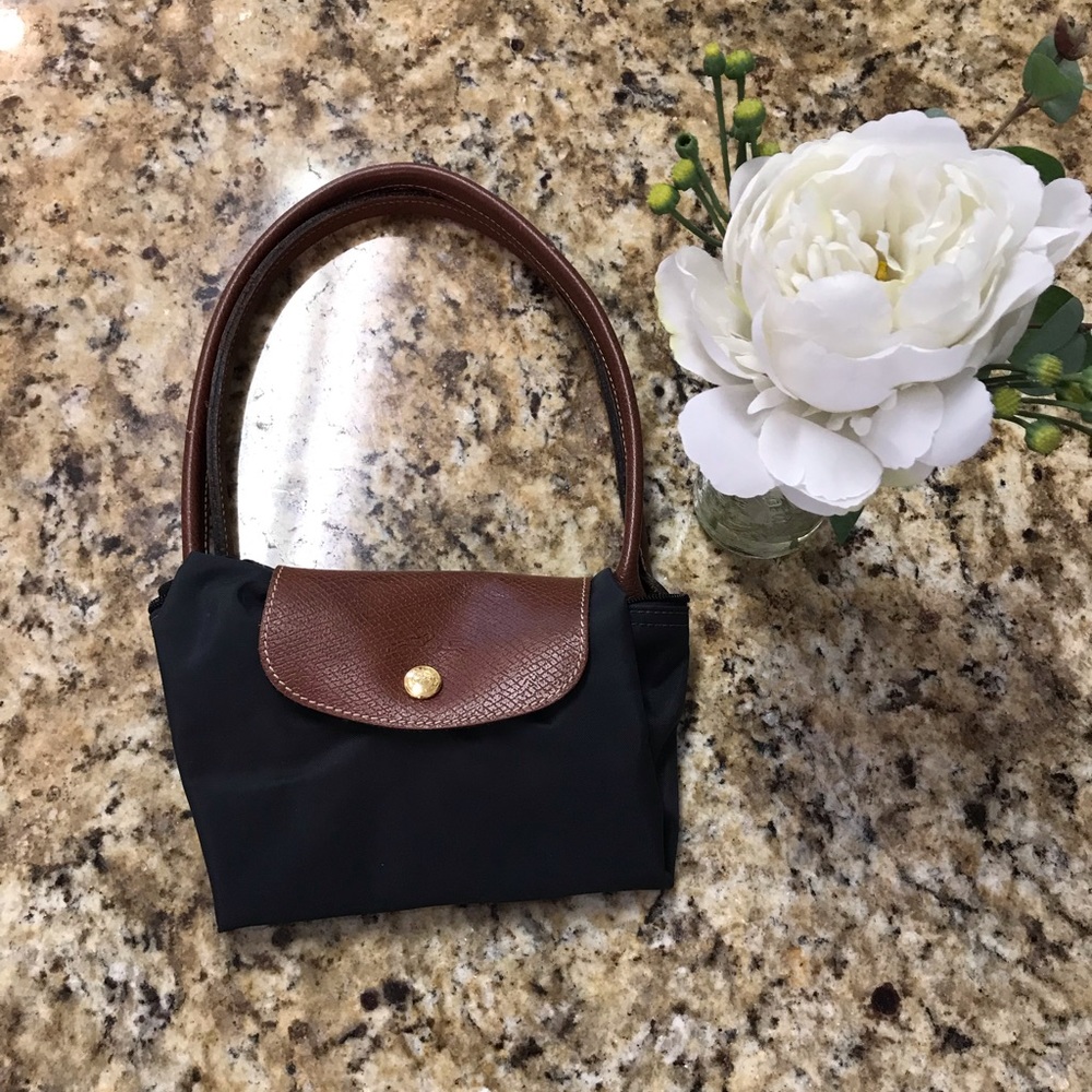 Black Longchamp  purse